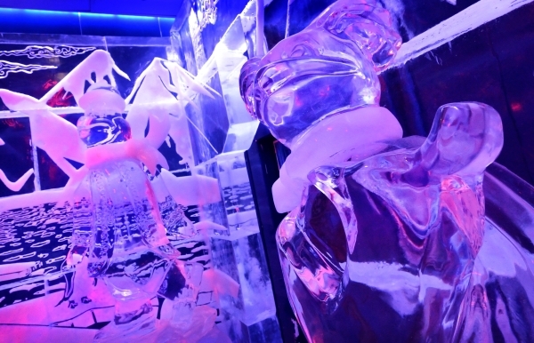Ice sculptures decorate the interior of the Minus5 Ice Bar in The Shoppes at Mandalay Place at 3930 Las Vegas Blvd. S. on Friday, Feb. 5, 2016. Bill Hughes/Las Vegas Review-Journal