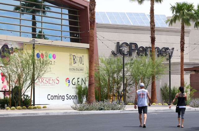 An entrance to Galleria at Sunset mall is shown near the new Bravo Italian  restaurant Thursday, in Henderson. Galleria at Sunset, which has expanded to  just over 1 million square feet since
