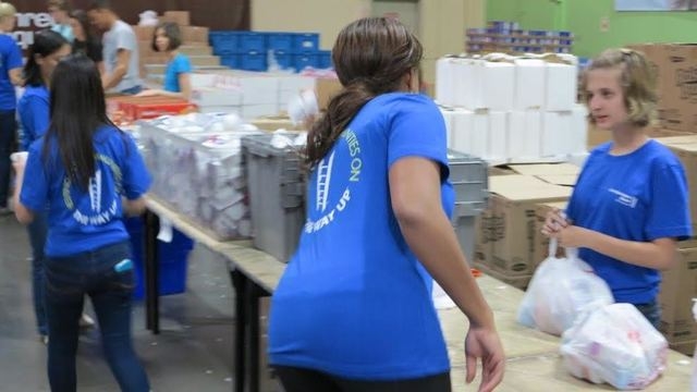 City National Bank colleagues take part in Three Square Food Bank’s BackPack for Kids program May 19, to help fight hunger in Southern Nevada. A team of 30 helped fill 2,400 bags of food.