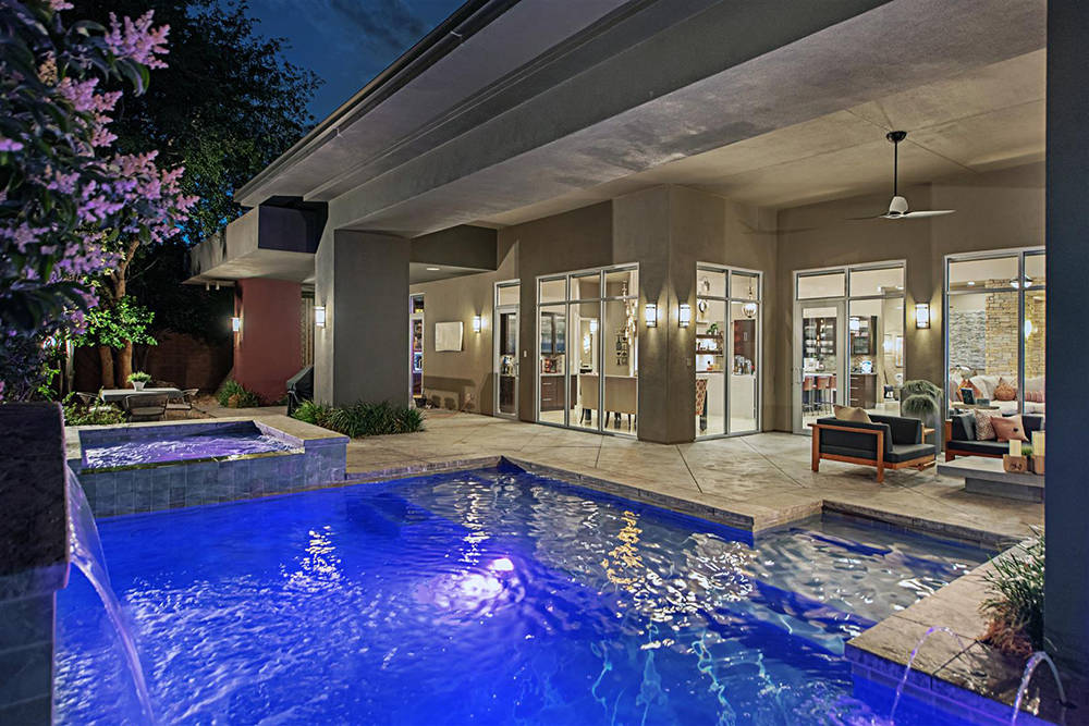 The pool at The Ridges home. (Luxury Homes of Las Vegas)