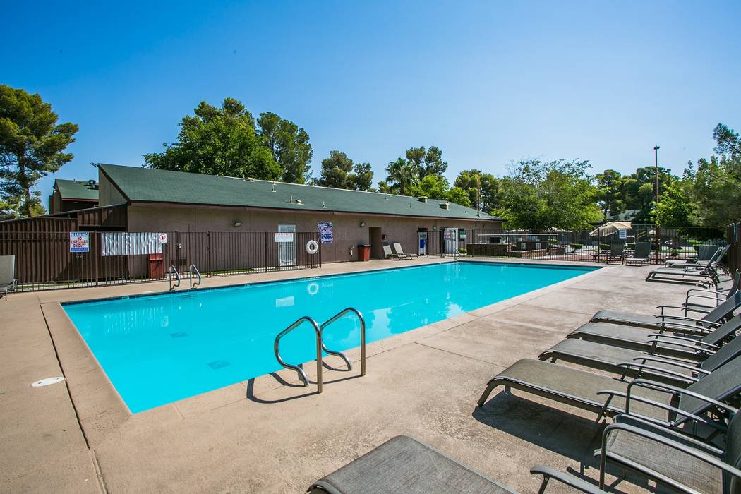 Evergreen Apartments features two pools, barbecue and picnic areas, fitness facility, business center, playground and on-site laundry facilities.