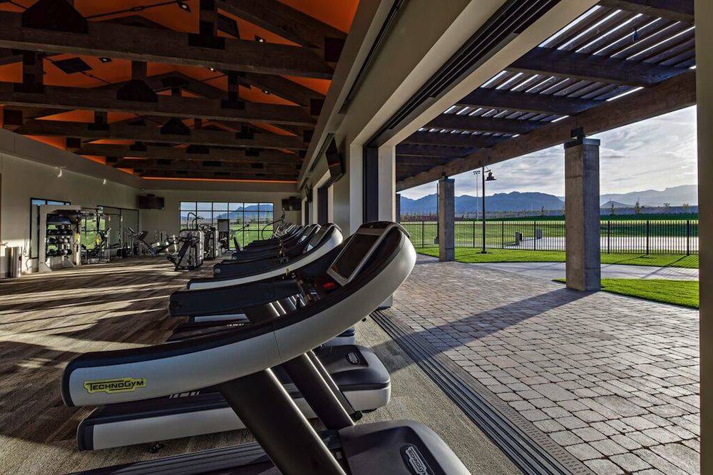 Skye Canyon features a clubhouse and a gym. (Skye Canyon)