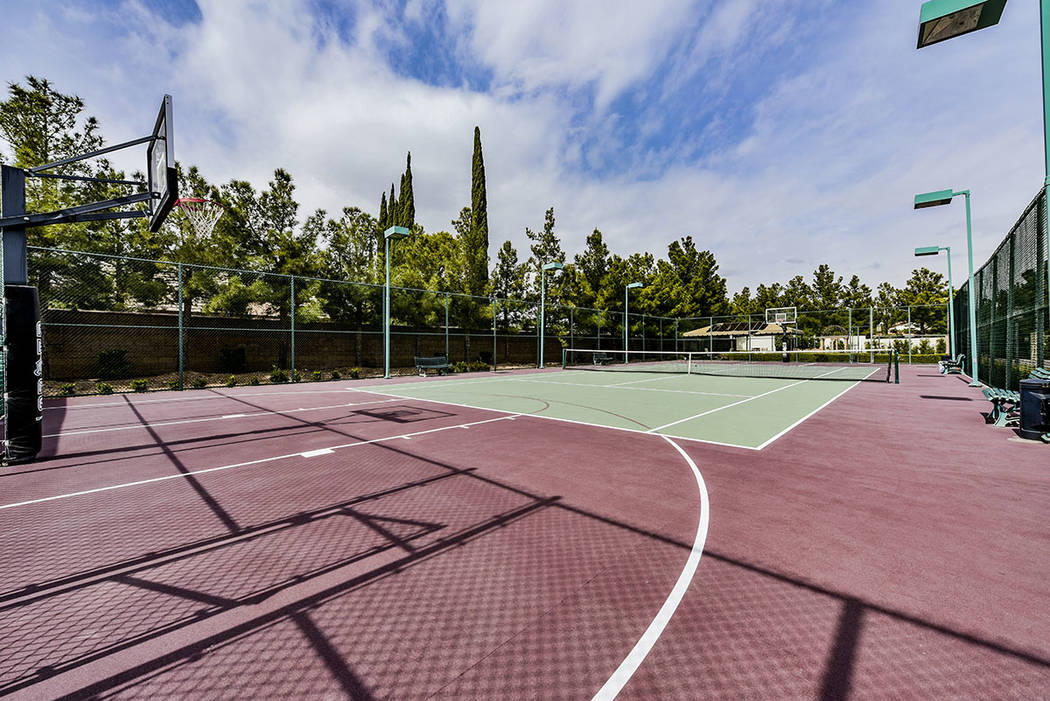 Tennis courts at 8101 Obannon Drive. (Paragon Premier Properties)