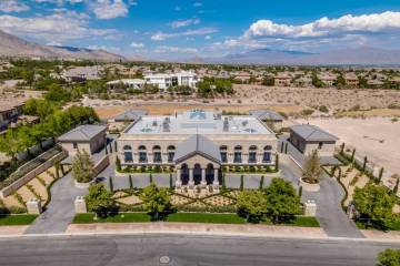 Luxury Estates International Boxer Floyd Mayweather bought this home at 9504 Kings Gate Court f ...