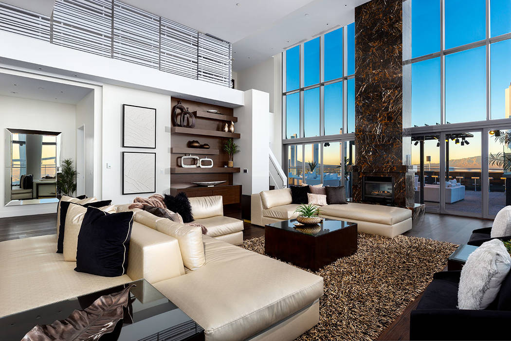 The Palms Place penthouse underwent more than $1 million in renovations. (Turnkey Pads)