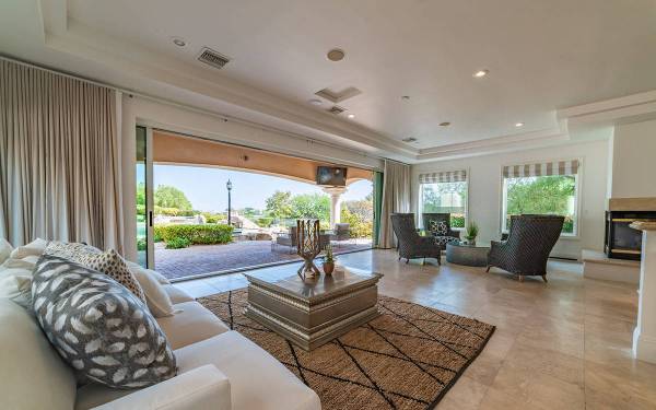 Basketball player DeMarcus Cousins spent $1 million renovating the home. (Luxurious Real Estate)