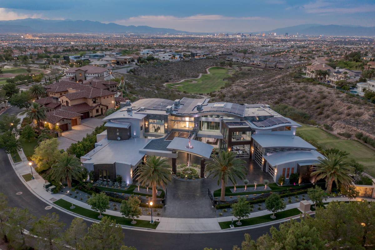 Exclusive Video Tour Of 32 5m Mansion Las Vegas Business Press