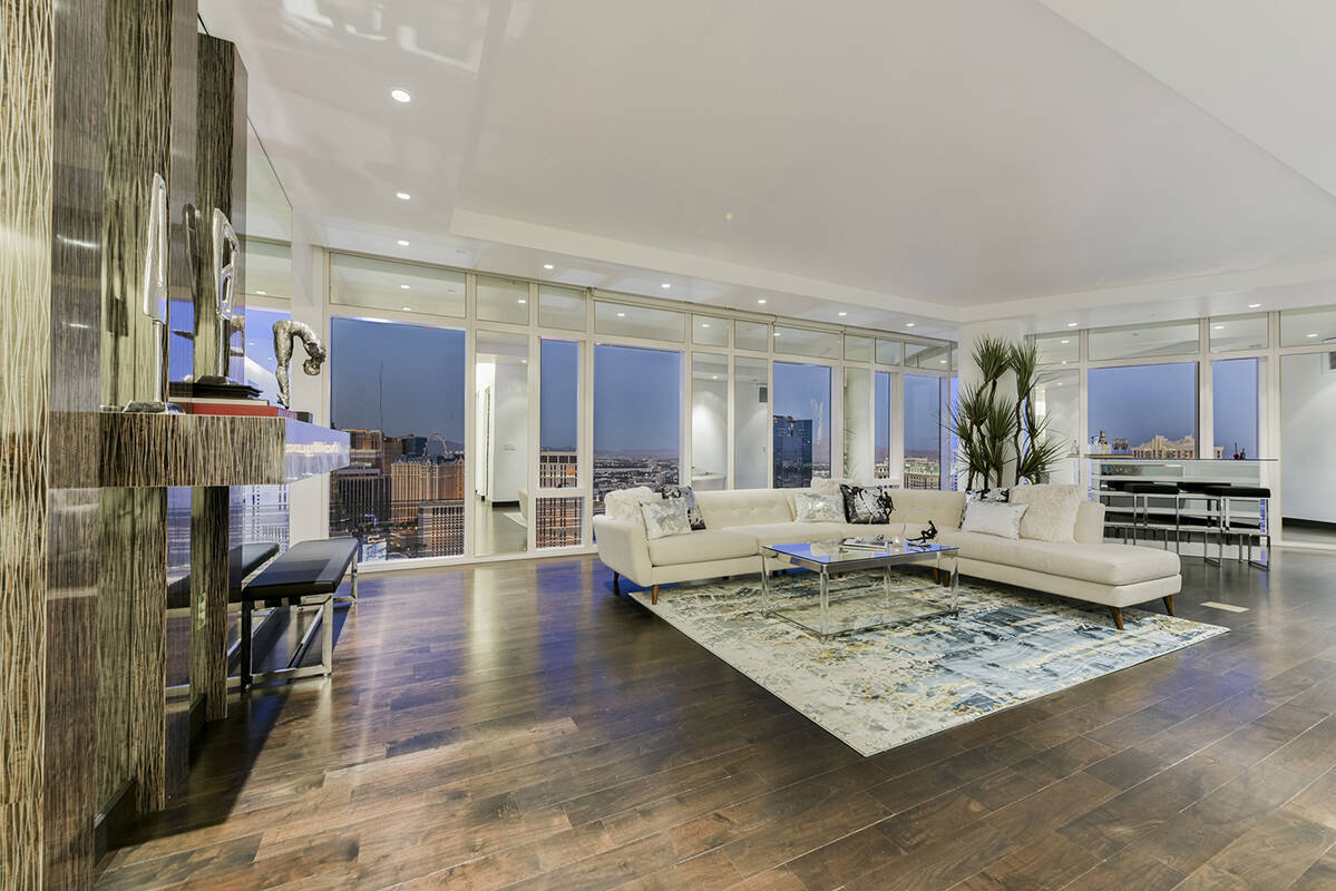 Michelle Manley, Award Realty A unit on the 33rd floor in the Waldorf Astoria sold for $4.085 ...