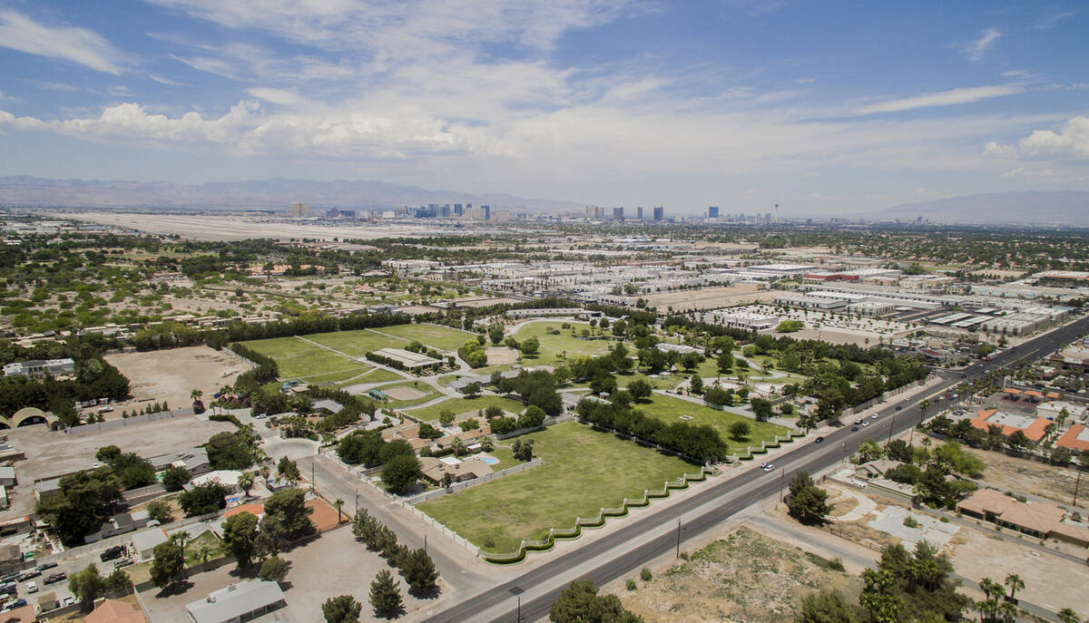 The former Wayne Newton estate is listed for $27.4 million. (Luxe Estates & Lifestyles)