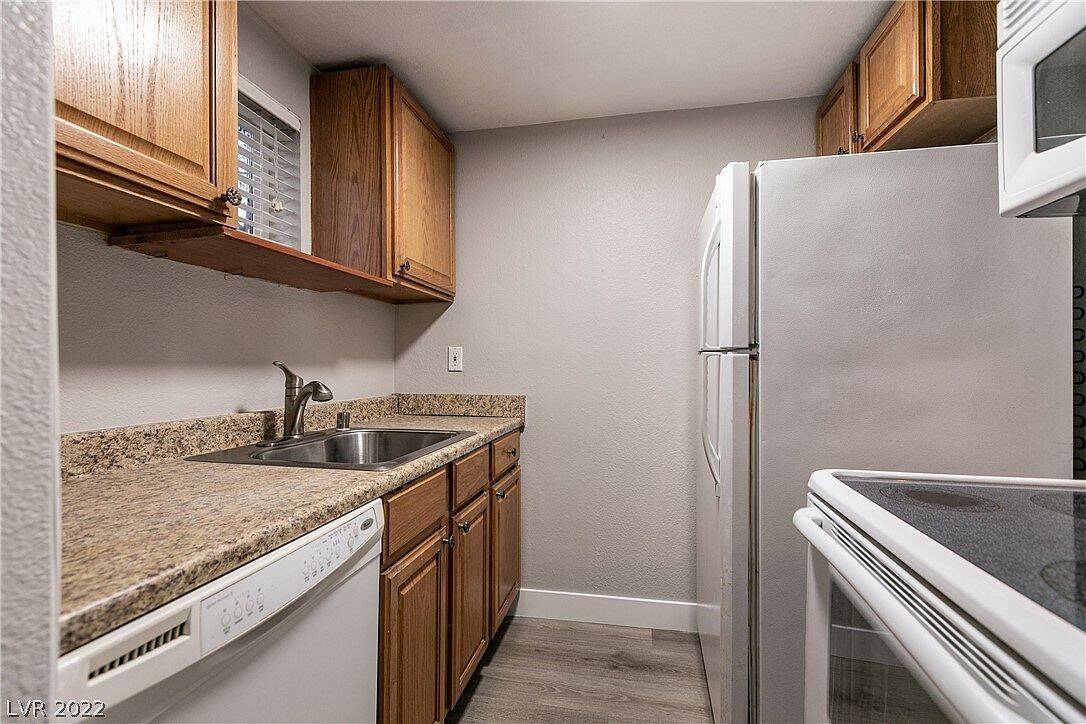 The guest house has a kitchen. (South Bay Realty)