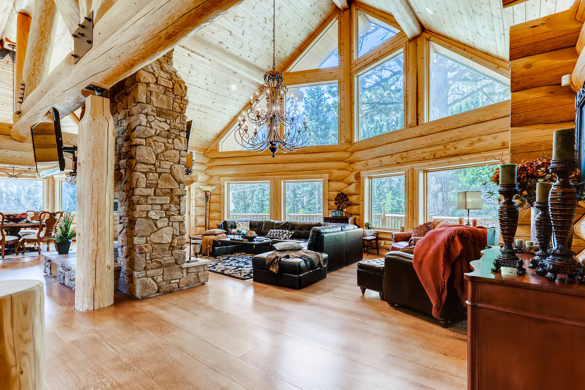 The living area. (Mt. Charleston Realty)