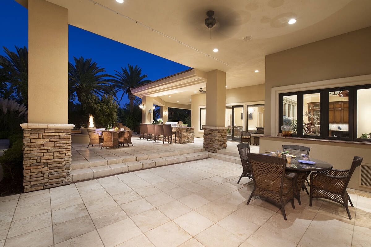An outside dining area. (Corcoran Global Living)