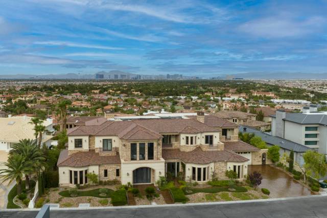 The home sits on 0.55 acres. (Las Vegas Sotheby’s International)