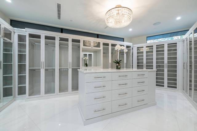 The master closet. (Douglas Elliman of Nevada)