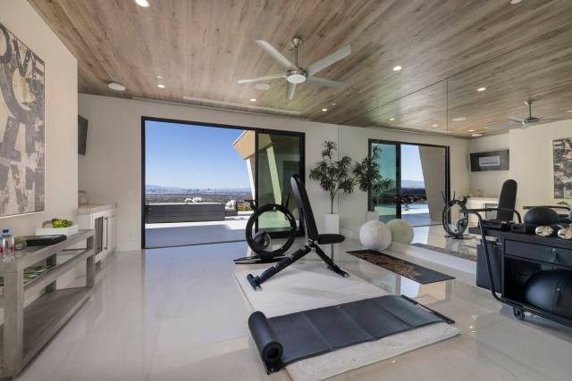 The gym. (Douglas Elliman of Nevada)