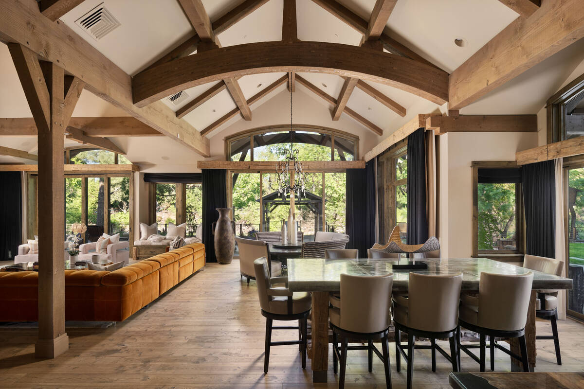 Dining room. (Chase International Luxury Real Estate)