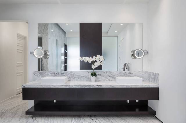 The master bath. (Simply Vegas)