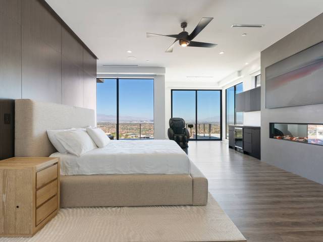 The master suite. (Theo Ayala/The Agency Las Vegas)