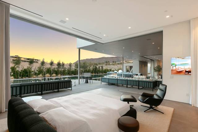 The home features indoor/outdoor living. (Courtesy of IS Luxury)
