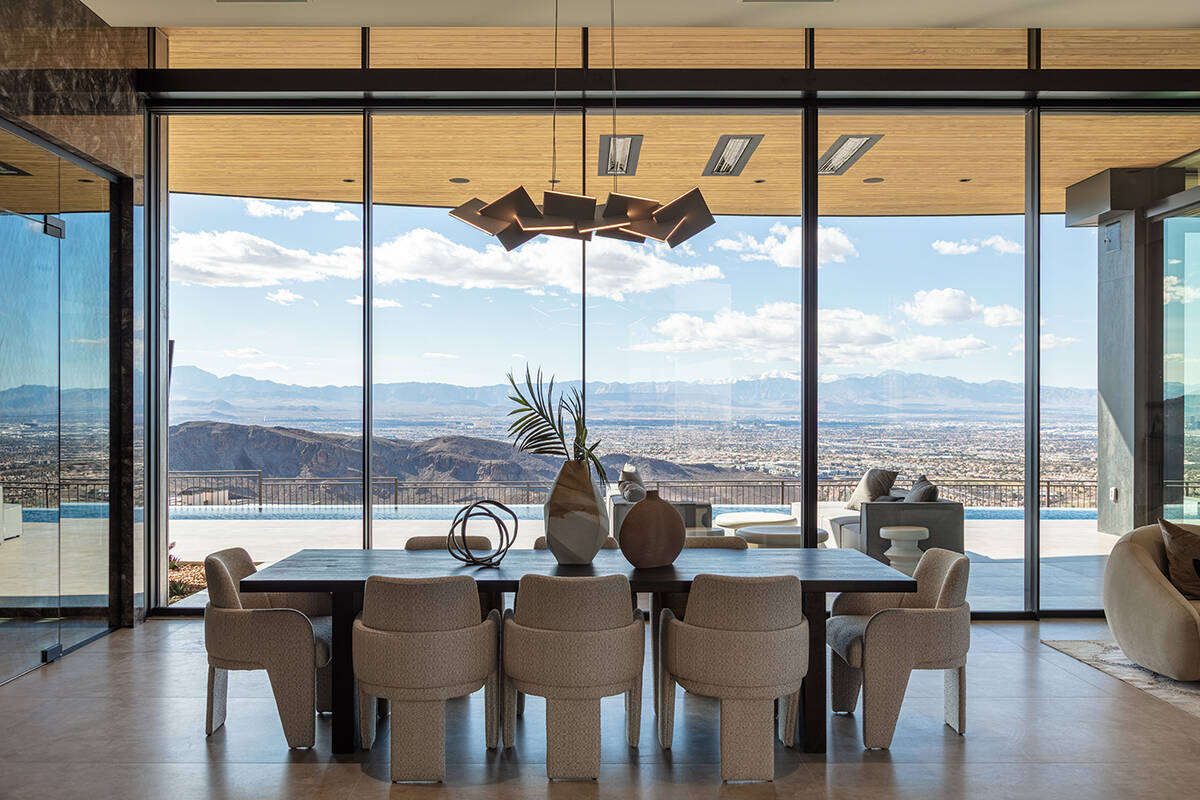The Ascaya home's dining room. (vistaserenashowcase.com)