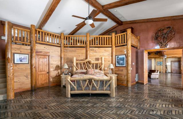 The cabin has three bedrooms. (IS Luxury)