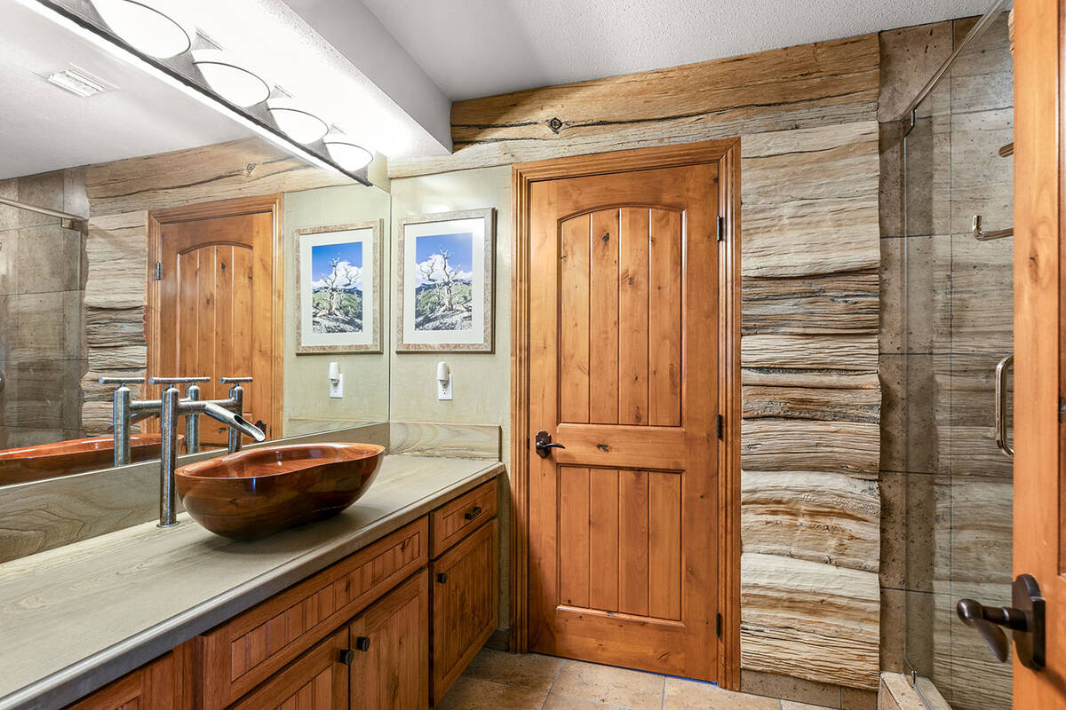 The master bath. (IS Luxury)