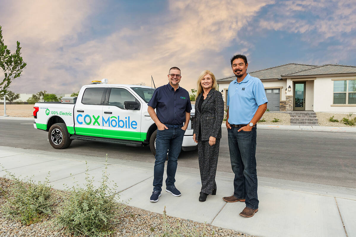Cox Director of Field Operations Alan Livengood, Cox Communities' Claire Cassano and LGI Homes ...