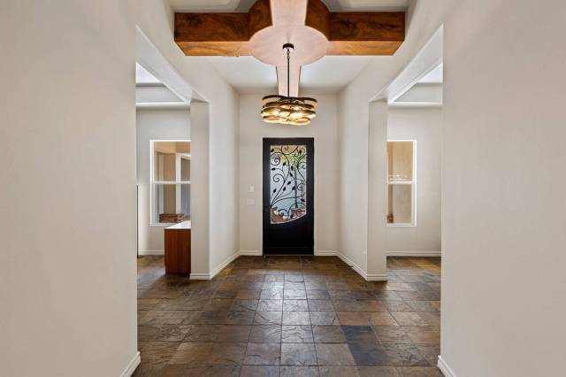 The entrance. (Fraser Almeida, Luxury Homes Photography)