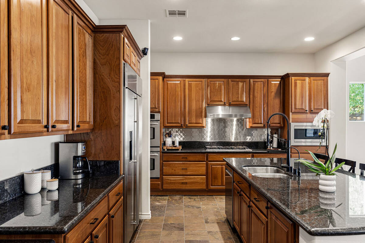 The kitchen. (Fraser Almeida, Luxury Homes Photography)