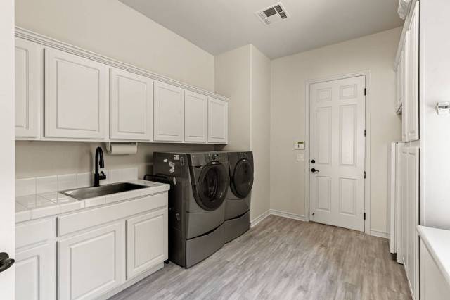 The laundry. (Fraser Almeida, Luxury Homes Photography)