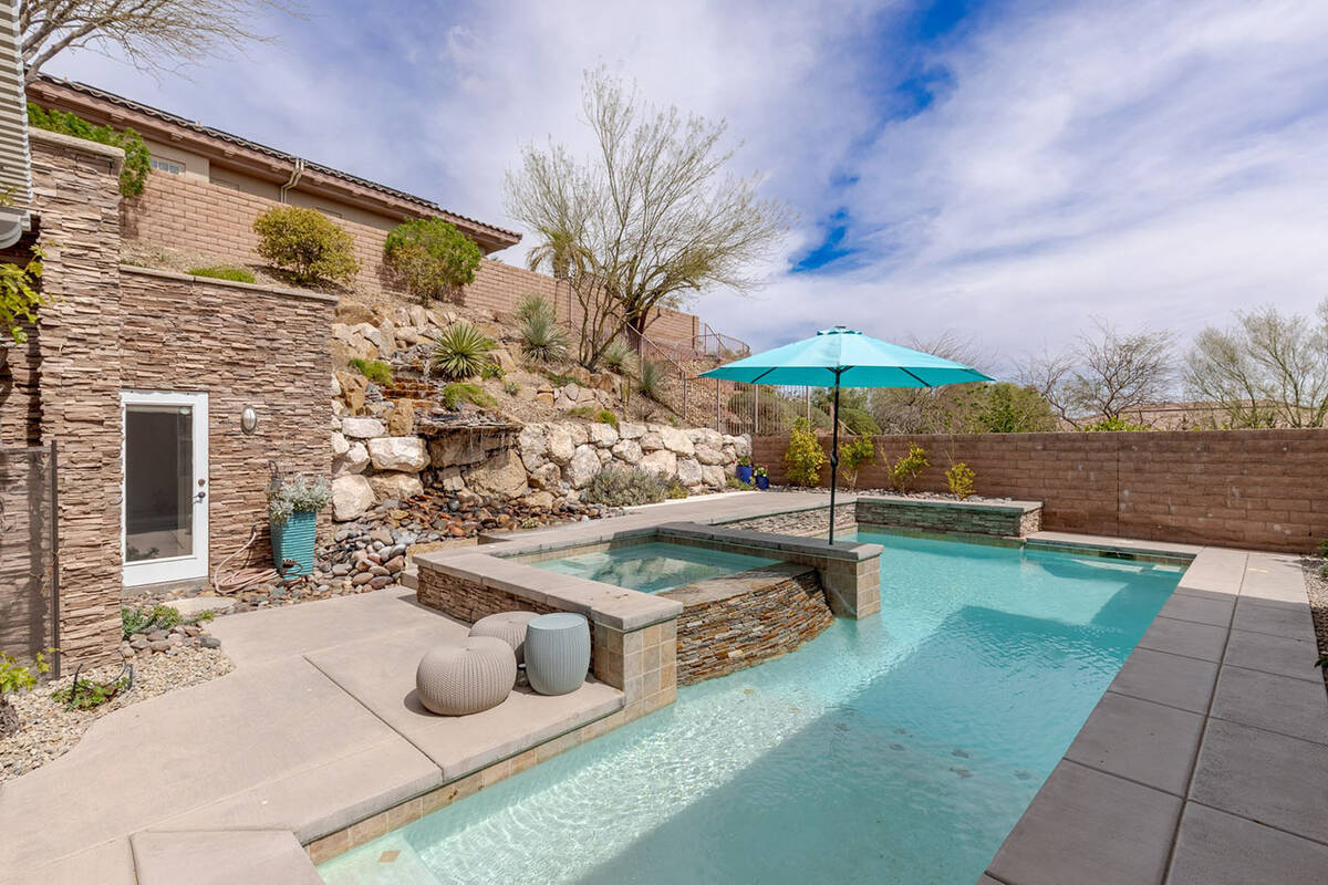 The pool. (Fraser Almeida, Luxury Homes Photography)