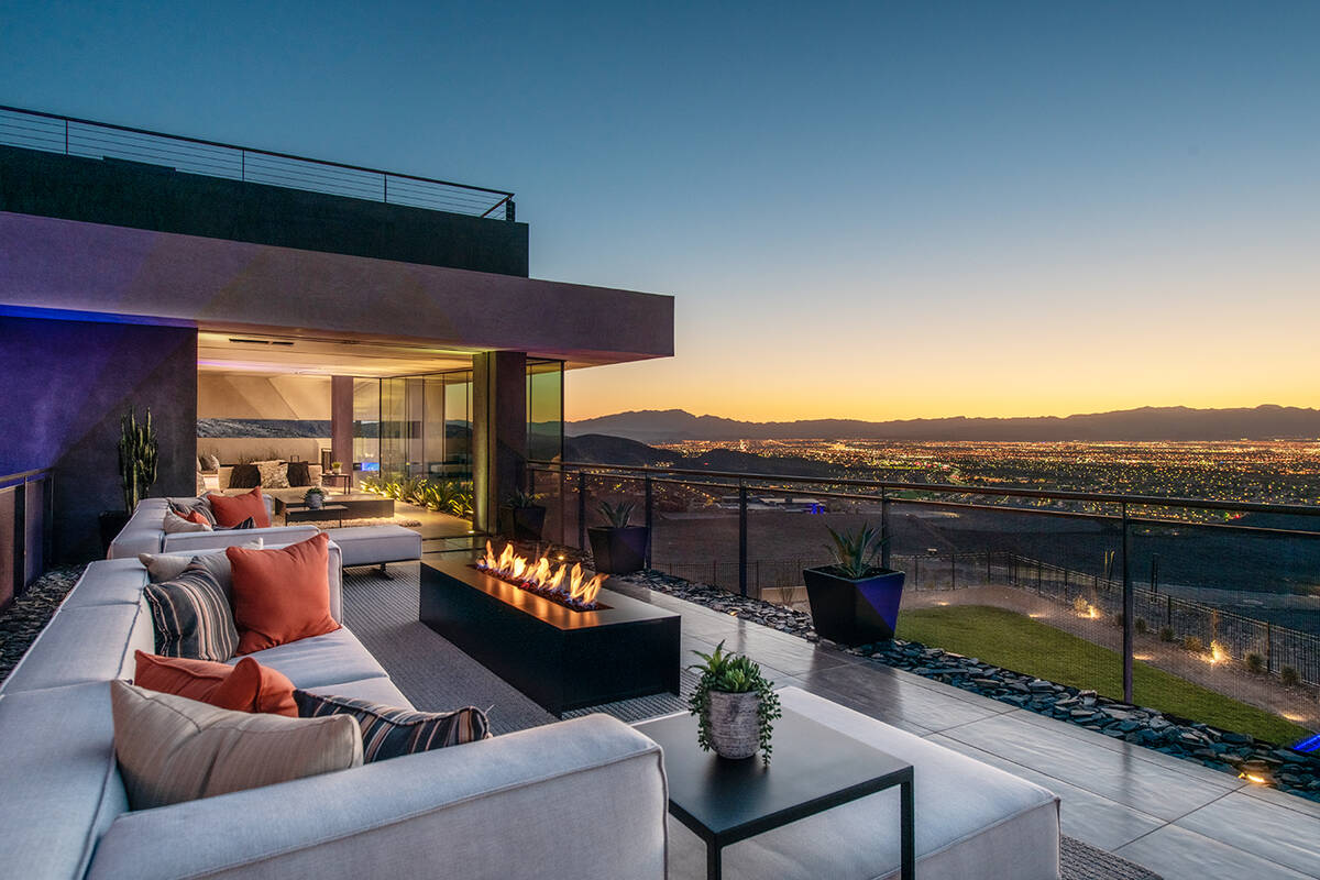 The rooftop deck features sweeping views across the Las Vegas Valley. (Douglas Elliman of Nevada)