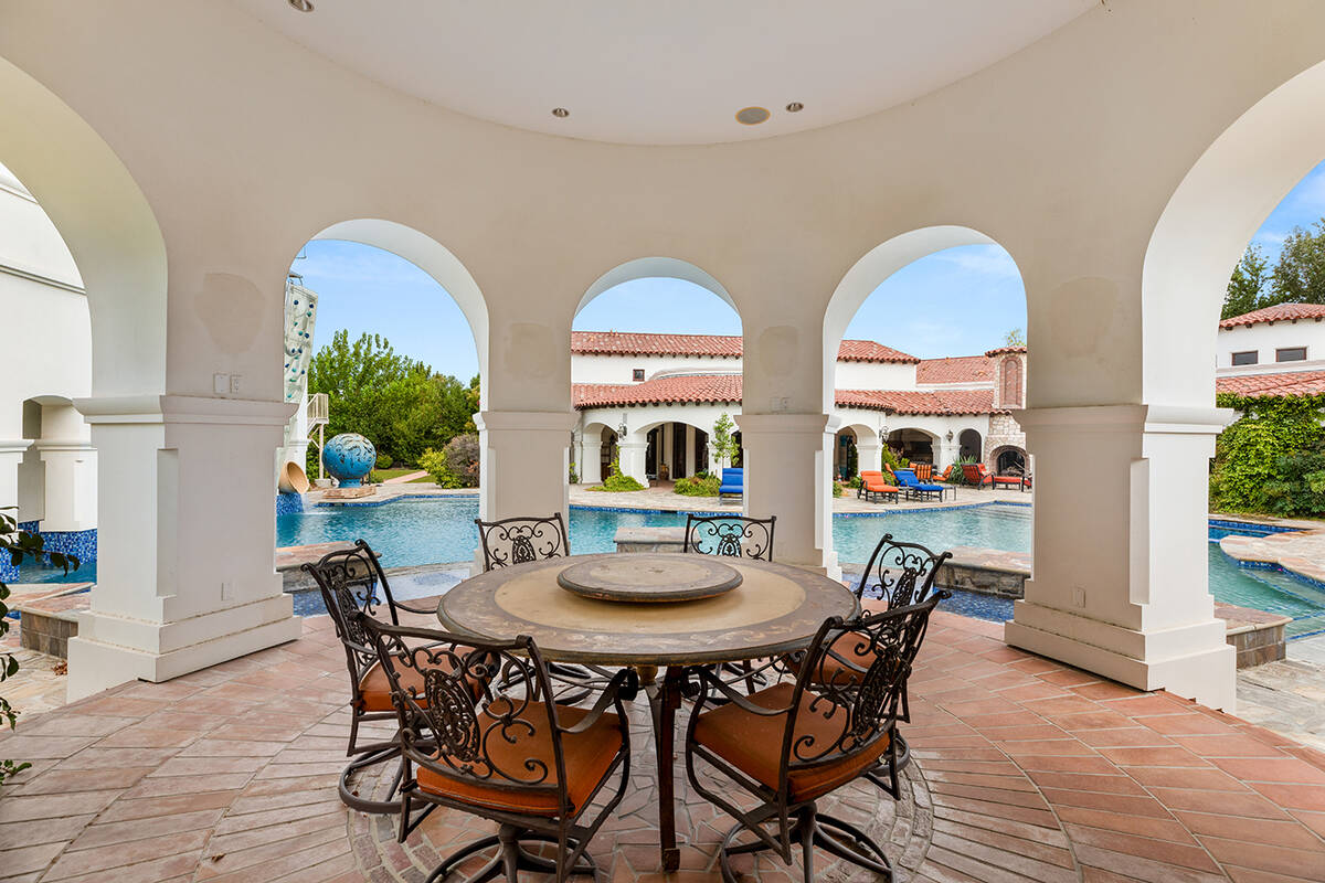 Patio. (BHHS)