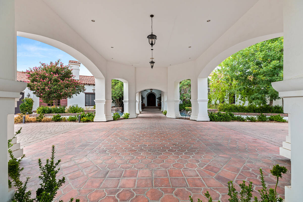 The south valley homes's entrance. (BHHS)