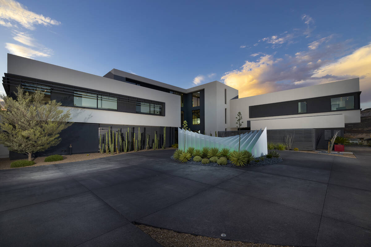 This MacDonald Highlands home has been leased for $85,000 a month. (Las Vegas Sotheby’s Inter ...