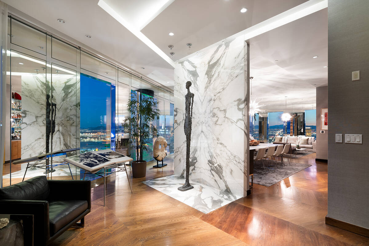 The luxury high-rise market set a record for highest prices in the third quarter of this year. ...